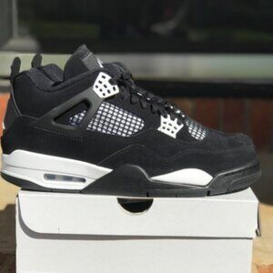 Air Jordan Retro 4 “White Thunder”